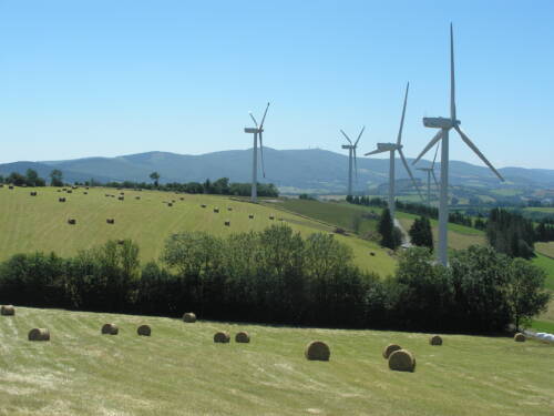 Eoliennes dans le Parc des Grands Causses Eoliennes dans le Parc des Grands Causses